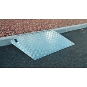 Rampe Costière larmée à damier en alu - 340mm - Fin de stock Rampe Costière larmée à damier en alu naturel