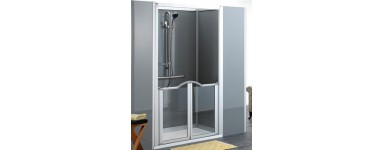 Cabines de douches adaptées et accessibles aux PMR.